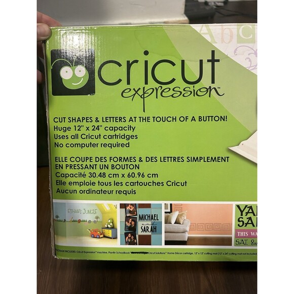 Cricut Expression 12" x 24" Capacity Personal Electronic Cutter Machine CREX001 - Picture 2 of 9